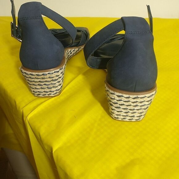 Vince Camuto Baylees Women's SZ 8.5W Leather Espadrille Sandal Blue. - Picture 7 of 10